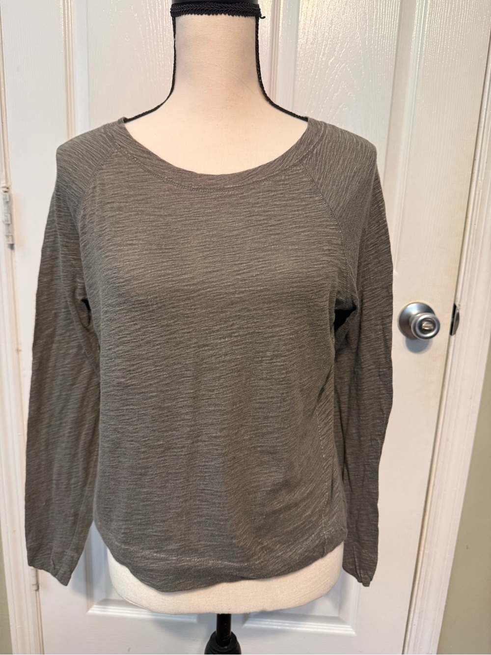Vince Olive Gray Long-Sleeve Crewneck Top